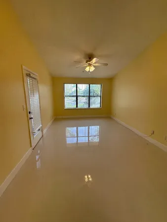 $2,000 | 2307 North Congress Avenue, Unit 27, Boynton Beach, FL 33426