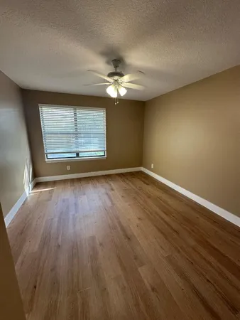 $2,000 | 2307 North Congress Avenue, Unit 27, Boynton Beach, FL 33426