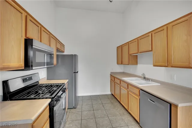 $299,900 | 2305 West Horizon Ridge Parkway, Unit 2722, Henderson, NV 89052