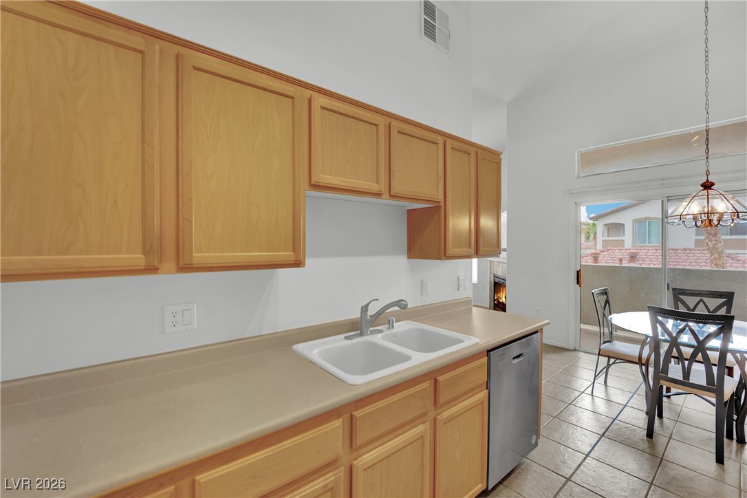 2305 West Horizon Ridge Parkway, Unit 2722 Henderson, NV 89052 - Photo 14 of 39