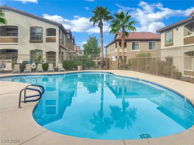 $299,900 | 2305 West Horizon Ridge Parkway, Unit 2722, Henderson, NV 89052