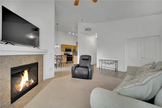 $299,900 | 2305 West Horizon Ridge Parkway, Unit 2722, Henderson, NV 89052