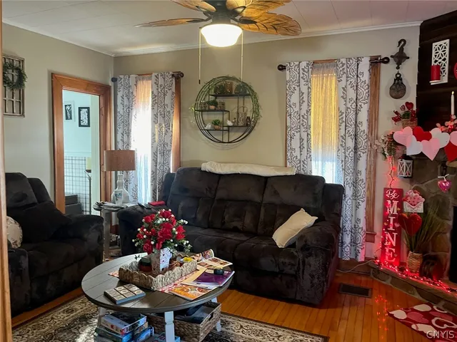 $185,000 | 42 South Main Street, Hammond, NY 13646