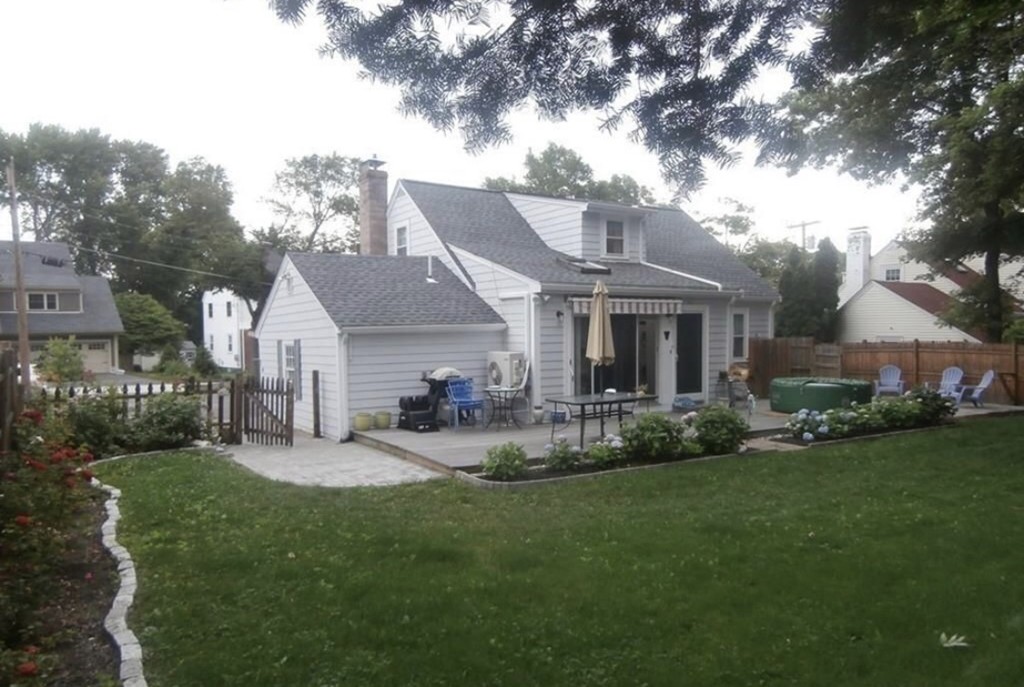 16 Barbara Road Newton, MA 02465 - Photo 3 of 6 Gallery Image 3