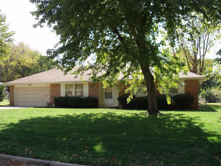 1142 West Riverside Street Springfield, MO 65807 - Photo 1 of 1 Primary Photo