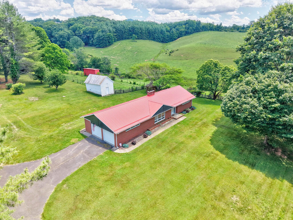 714 Justice Road Galax, VA 24333 - Photo 2 of 35 Gallery Image 2