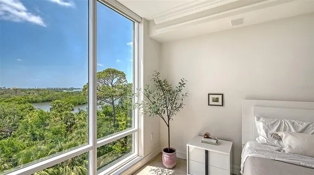 a view of entryway with a front door