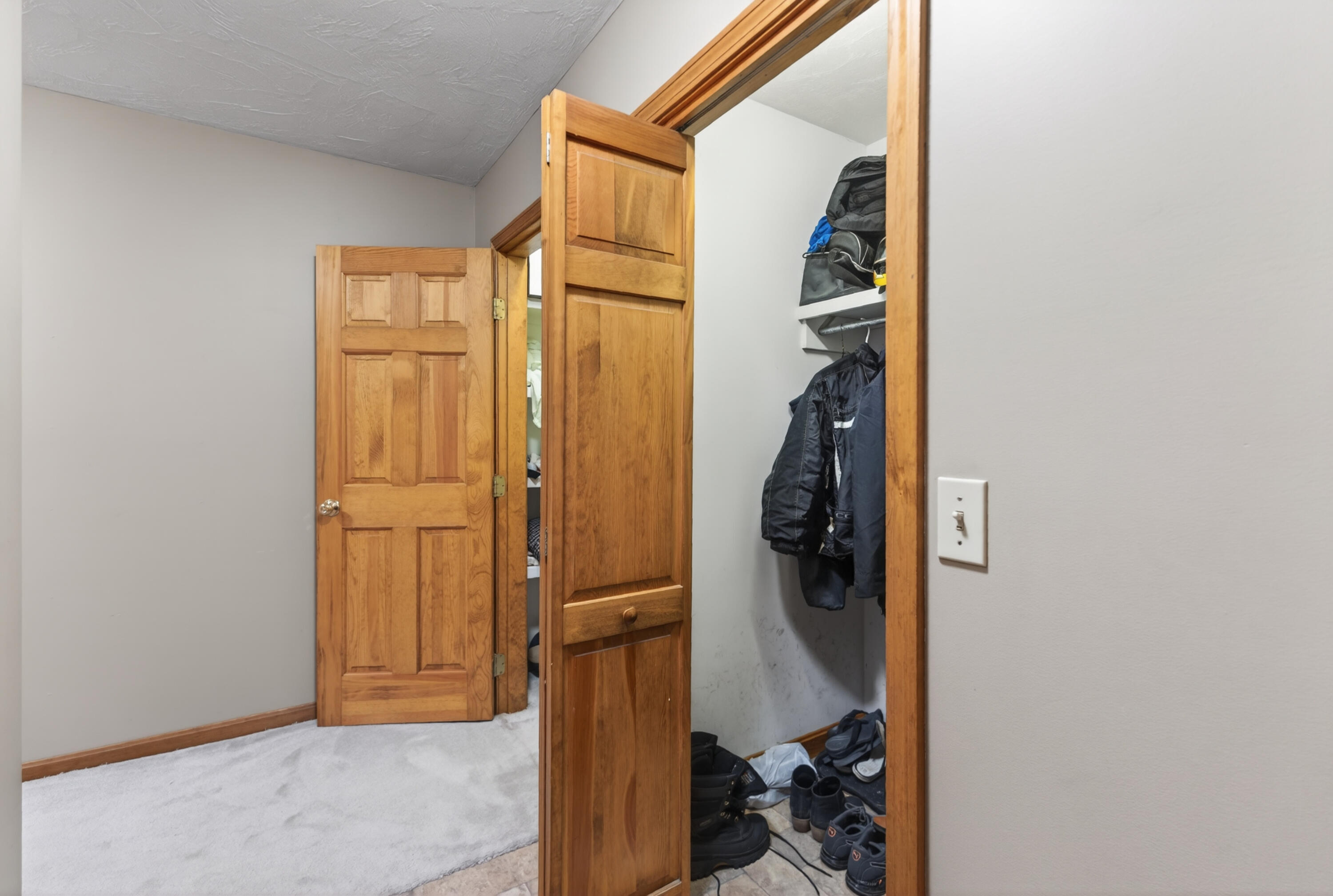 692 Battle Ridge Road Clinton, ME 04927 - Photo 33 of 66 Hallway Storage