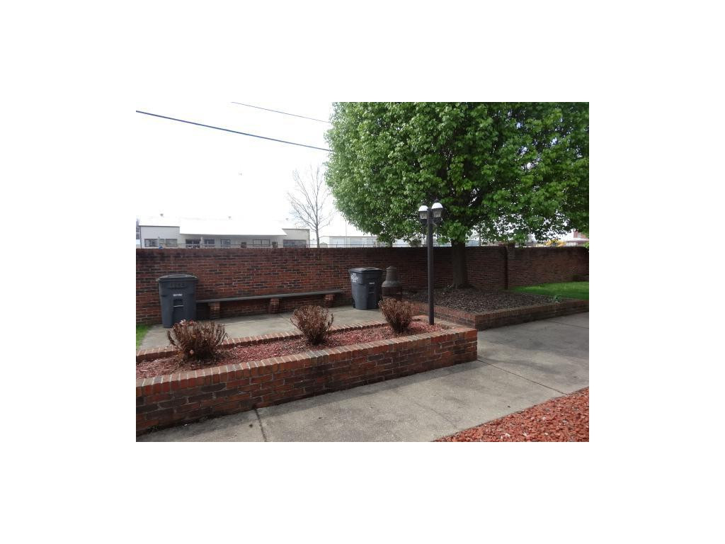 1244 Konnarock Road, Unit 1244 Kingsport, TN 37664 - Photo 15 of 15 Shared courtyard