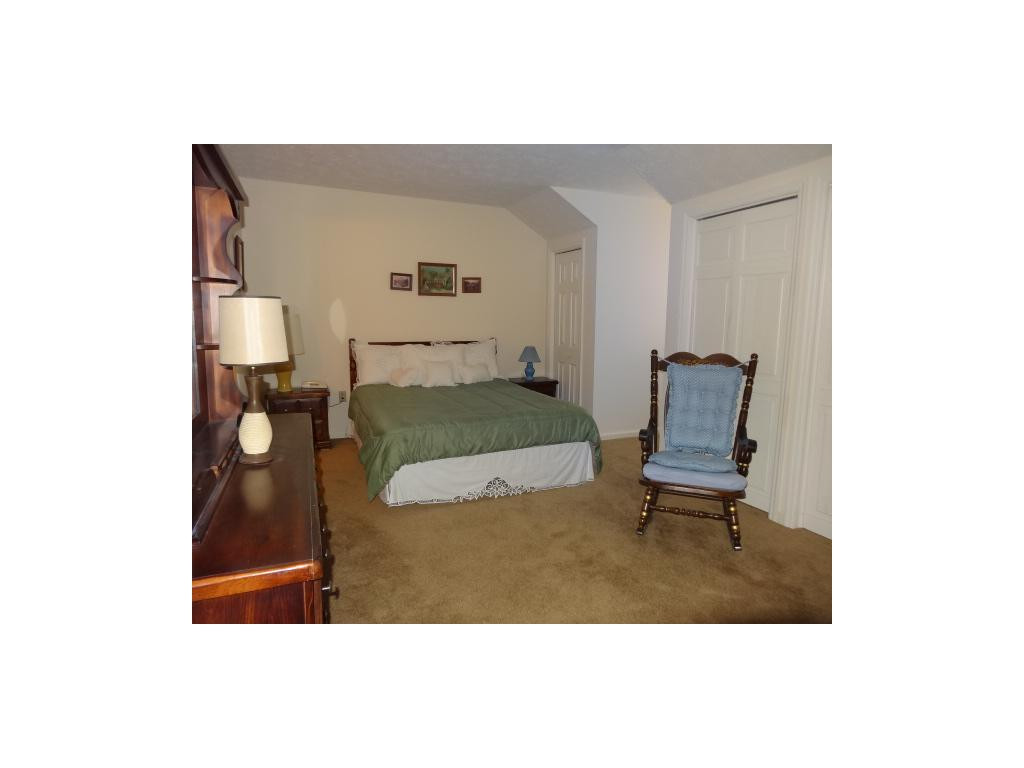 1244 Konnarock Road, Unit 1244 Kingsport, TN 37664 - Photo 10 of 15 Large upstairs bedroom