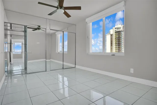 $6,200 | 5401 Collins Avenue, Unit 919, Miami Beach, FL 33140