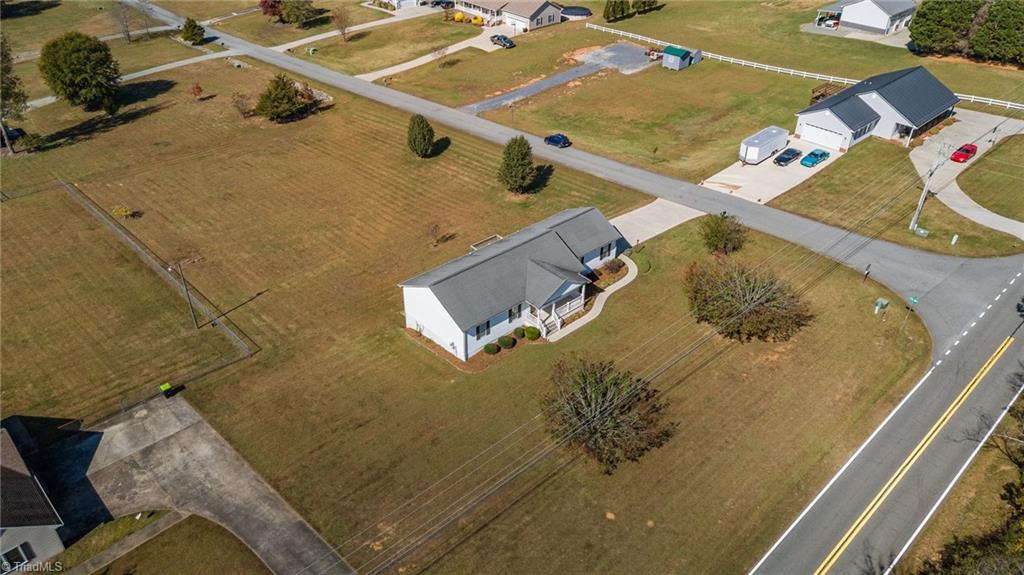 477 Allred Road Lexington, NC 27292 - Photo 7 of 50 Gallery Image 7