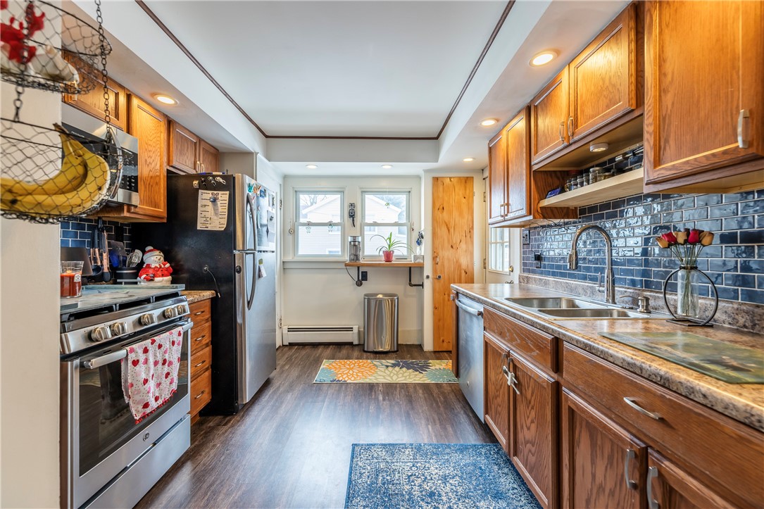 2 Walnut Street Phelps, NY 14532 - Photo 4 of 40