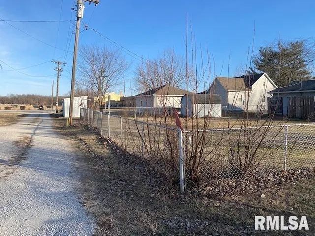 $140,000 | 706 East Madison Avenue, Casey, IL 62420