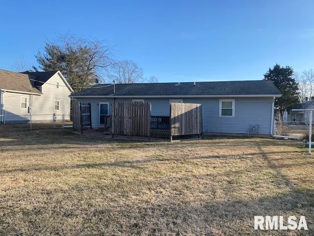 $140,000 | 706 East Madison Avenue, Casey, IL 62420