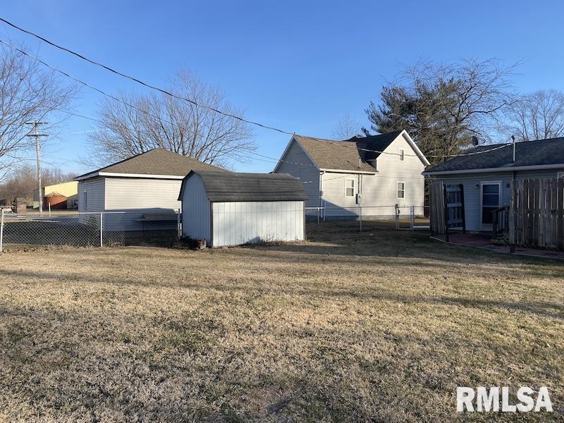 706 East Madison Avenue Casey, IL 62420 - Photo 15 of 41