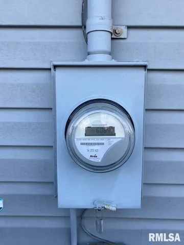 $140,000 | 706 East Madison Avenue, Casey, IL 62420