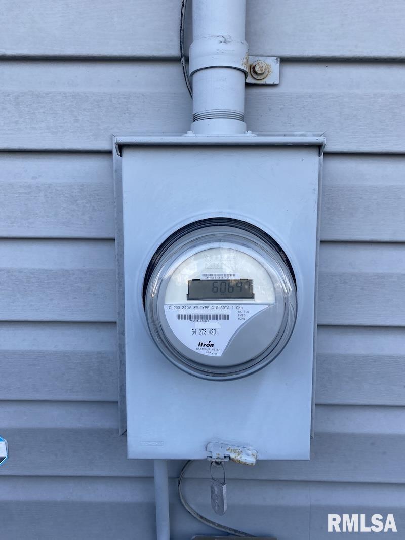 706 East Madison Avenue Casey, IL 62420 - Photo 17 of 41