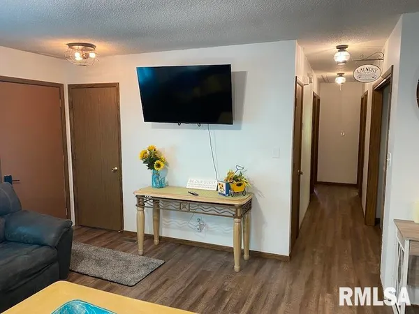 $140,000 | 706 East Madison Avenue, Casey, IL 62420