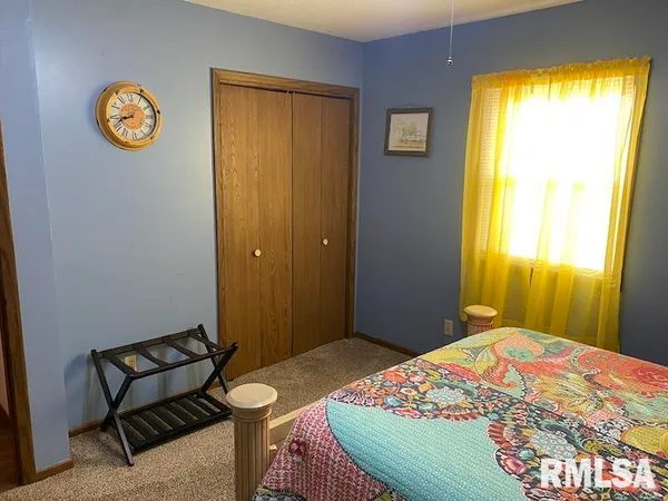 $140,000 | 706 East Madison Avenue, Casey, IL 62420