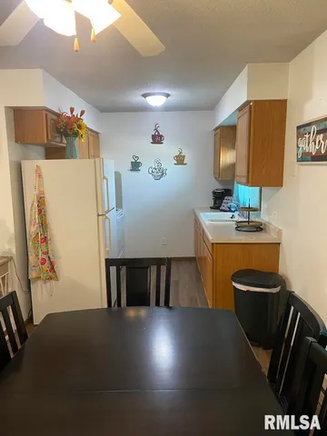 $140,000 | 706 East Madison Avenue, Casey, IL 62420