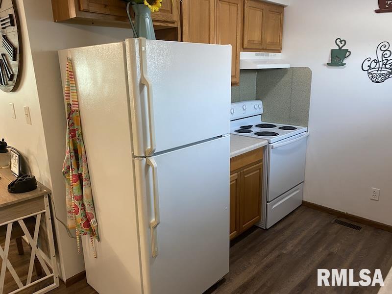 706 East Madison Avenue Casey, IL 62420 - Photo 37 of 41