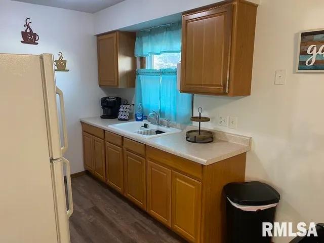 $140,000 | 706 East Madison Avenue, Casey, IL 62420