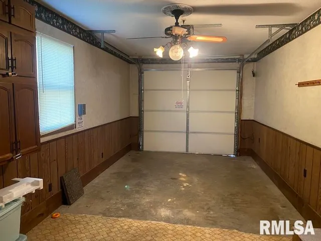 $140,000 | 706 East Madison Avenue, Casey, IL 62420