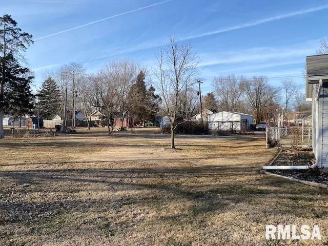 $140,000 | 706 East Madison Avenue, Casey, IL 62420