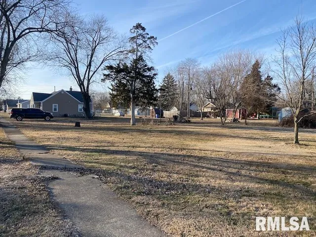 $140,000 | 706 East Madison Avenue, Casey, IL 62420