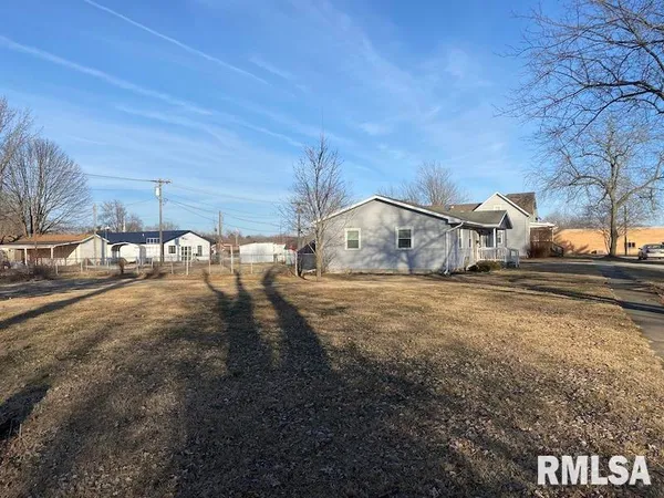 $140,000 | 706 East Madison Avenue, Casey, IL 62420