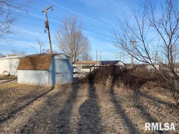 $140,000 | 706 East Madison Avenue, Casey, IL 62420