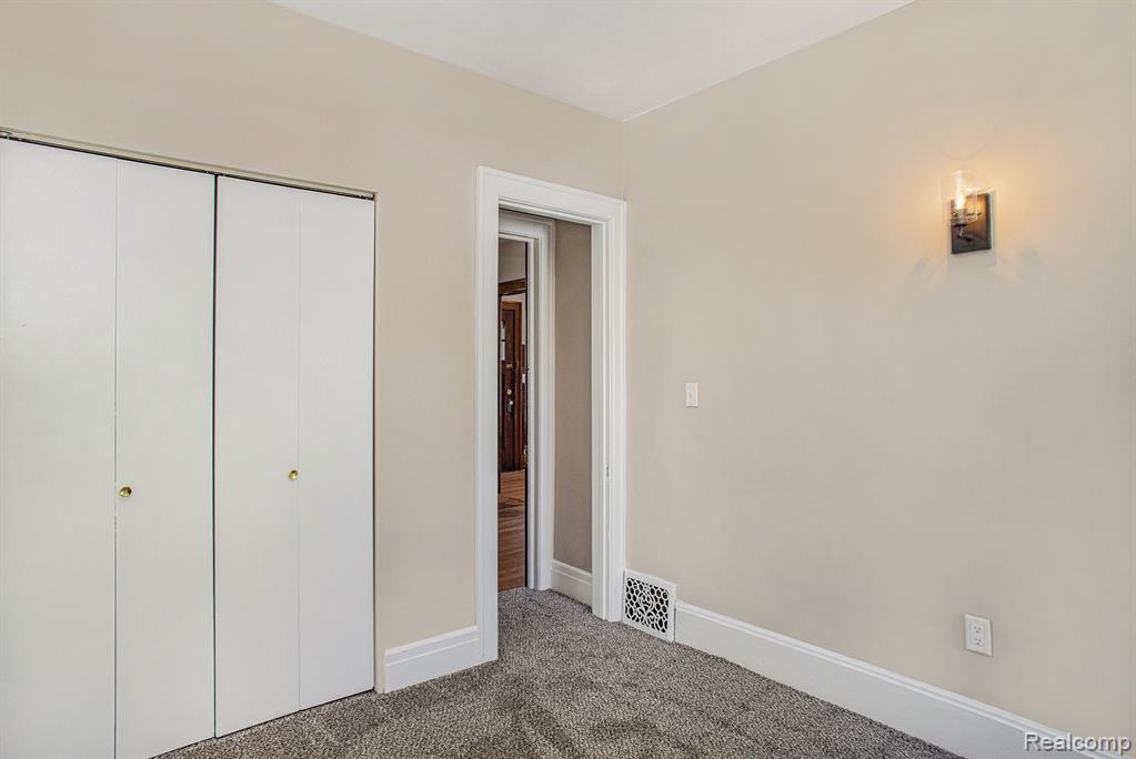 16321 East 9 Mile Road Eastpointe, MI 48021 - Photo 10 of 25