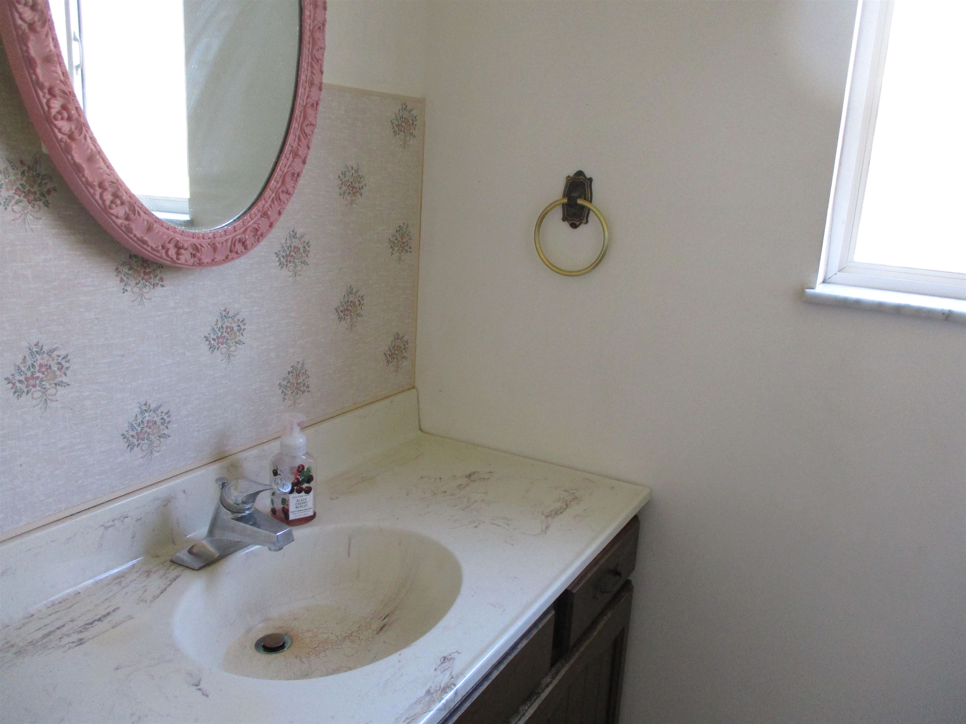 3622 Lansing Road Bancroft, MI 48414 - Photo 14 of 33 50134917-c92eeff7-43c7-4e7c-a344-f6399285b910.JPG