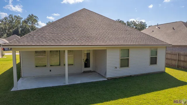 $314,900 | 290 Pretty Acrs Avenue, Hahnville, LA 70057