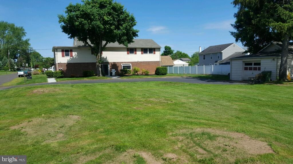 925 Ralph Avenue Langhorne, PA 19047 - Photo 3 of 27 Gallery Image 3