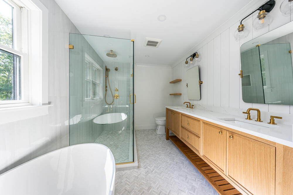 289 Santuit-Newtown Road Marstons Mills, MA 02648 - Photo 22 of 36 1stbedroombath2