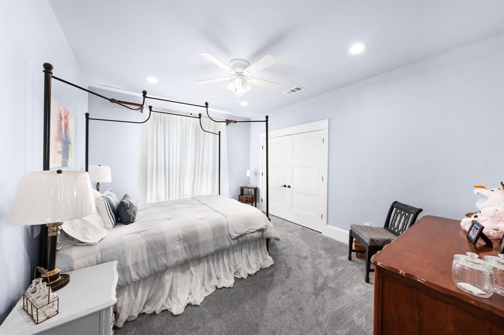 365 Private Road 5529 Point, TX 75472 - Photo 37 of 40 a bedroom with a bed and a table