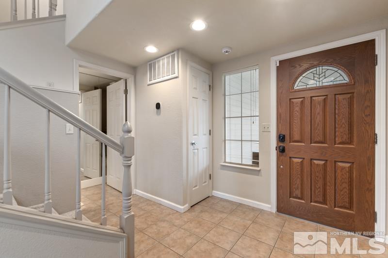 7595 Whimbleton Way Reno, NV 89511 - Photo 3 of 36