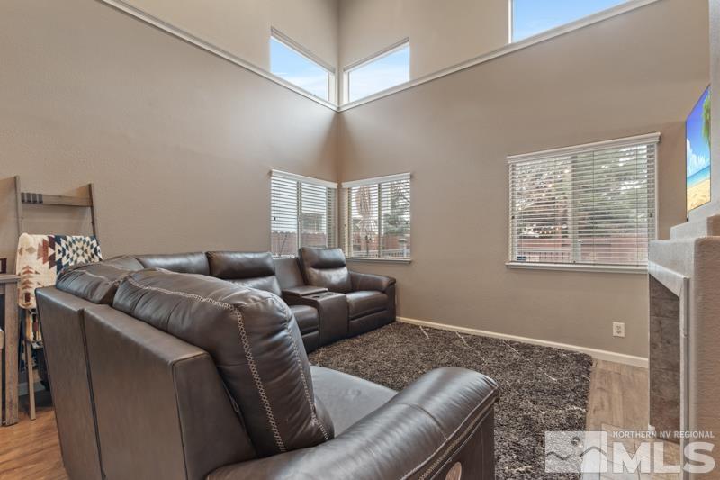 7595 Whimbleton Way Reno, NV 89511 - Photo 5 of 36 a living room with furniture and a window