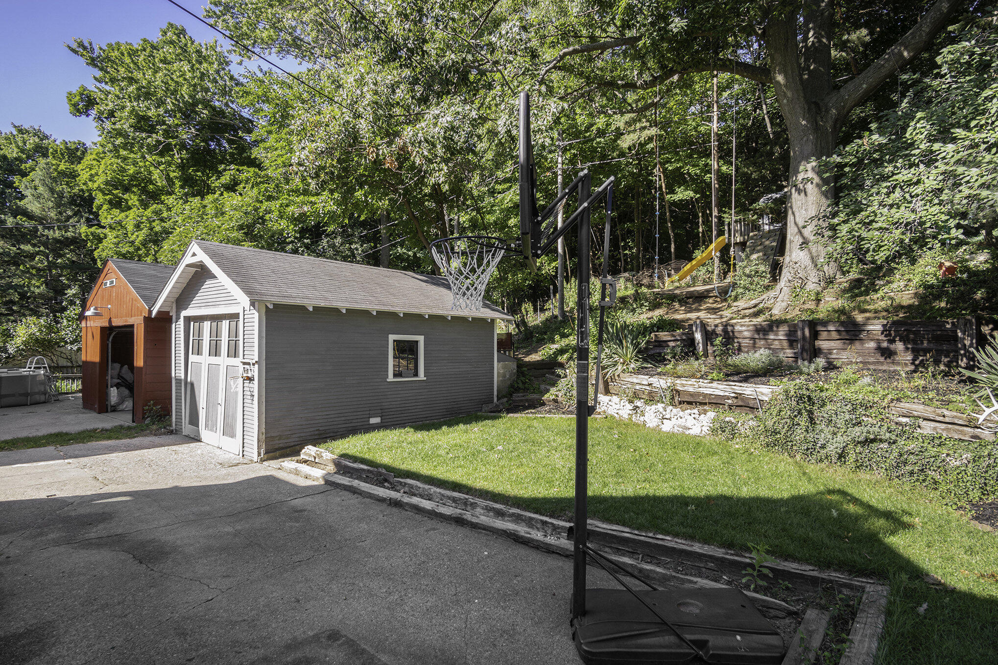 807 Sheldon Road Grand Haven, MI 49417 - Photo 5 of 33 028_dsc03983