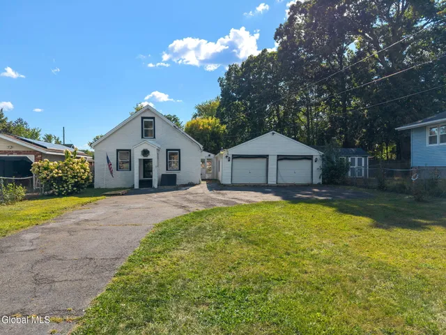 $269,999 | 29 Massachusetts Avenue, East Greenbush, NY 12144