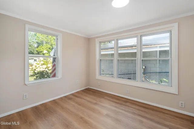 $269,999 | 29 Massachusetts Avenue, East Greenbush, NY 12144