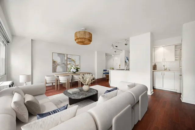 $995,000 | 153 East 57th Street, Unit 9GH | Midtown East