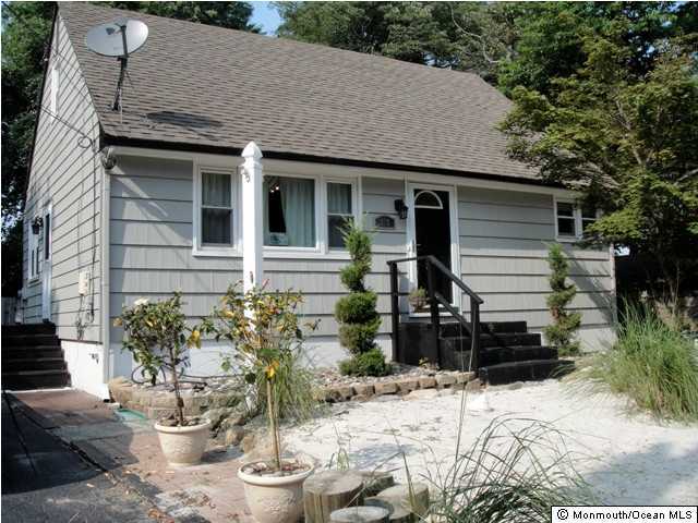 307 Wilson Road Neptune Township, NJ 07753 - Photo 1 of 3 Primary Photo