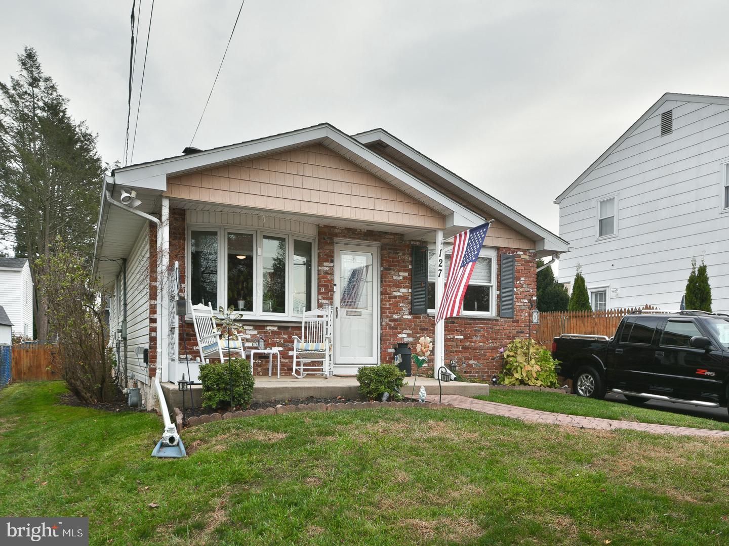 127 Ellis Road Willow Grove, PA 19090 - Photo 2 of 38 a front view of house with yard