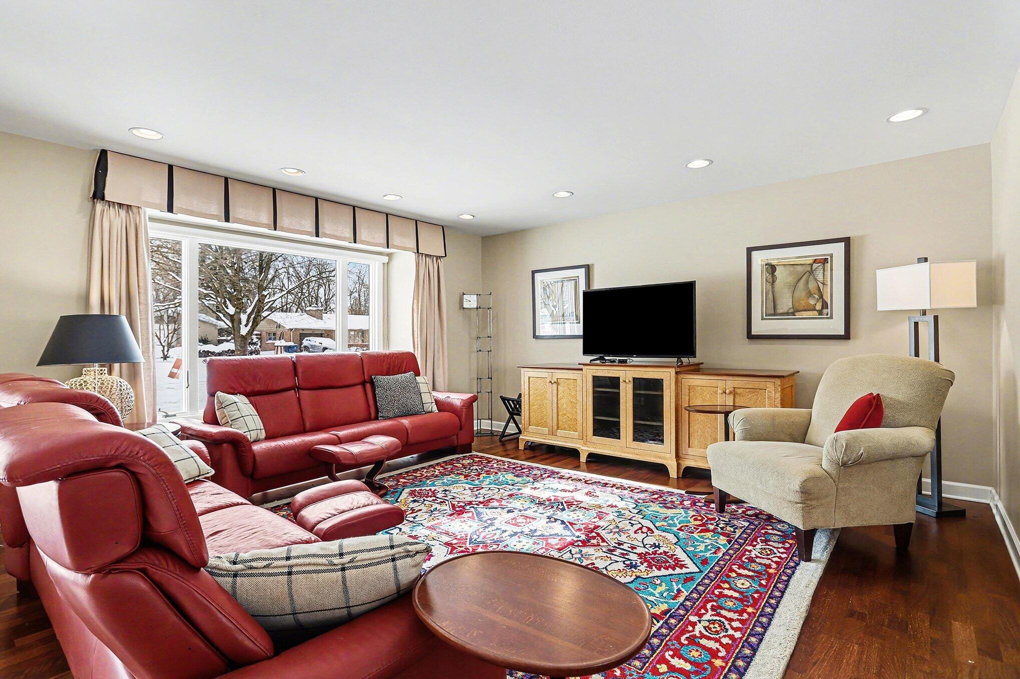 3720 Middlebury Drive Kalamazoo, MI 49006 - Photo 2 of 24 Picture Window