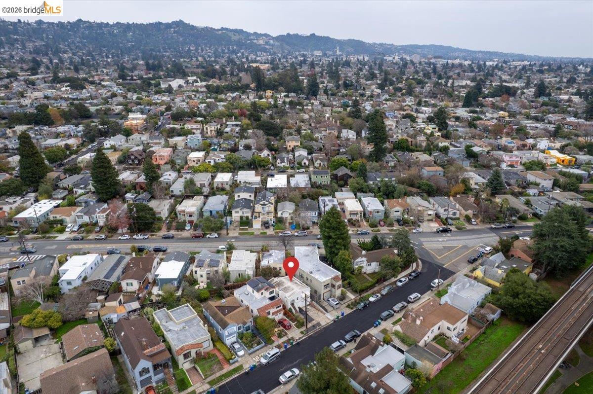 1127 Key Rte Boulevard Albany, CA 94706 - Photo 12 of 36 an aerial view of a city