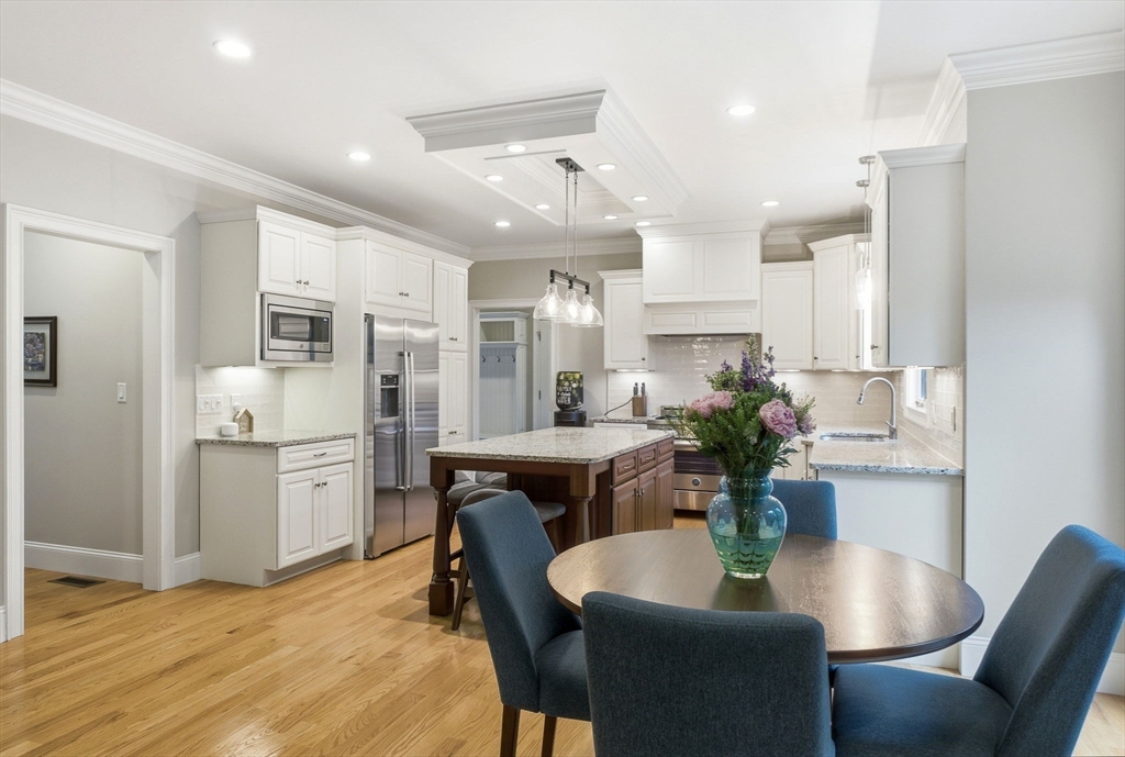7 Davis Road Bedford, MA 01730 - Photo 10 of 37
