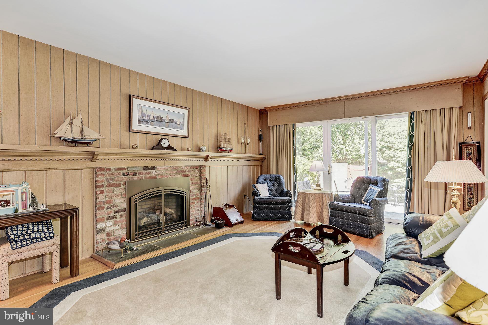 10247 Gainsborough Road Potomac, MD 20854 - Photo 13 of 28 Family Room